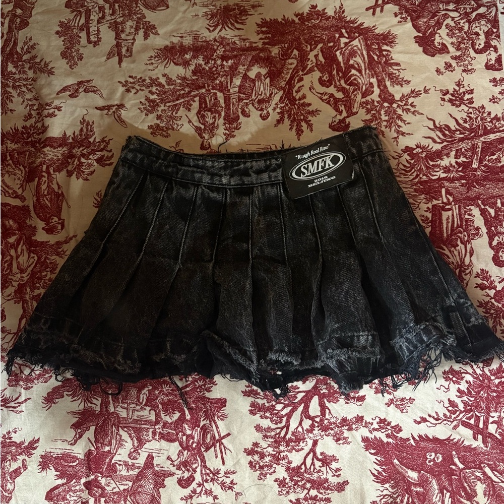 SMFK Women's Black Pleated Mini Skirt